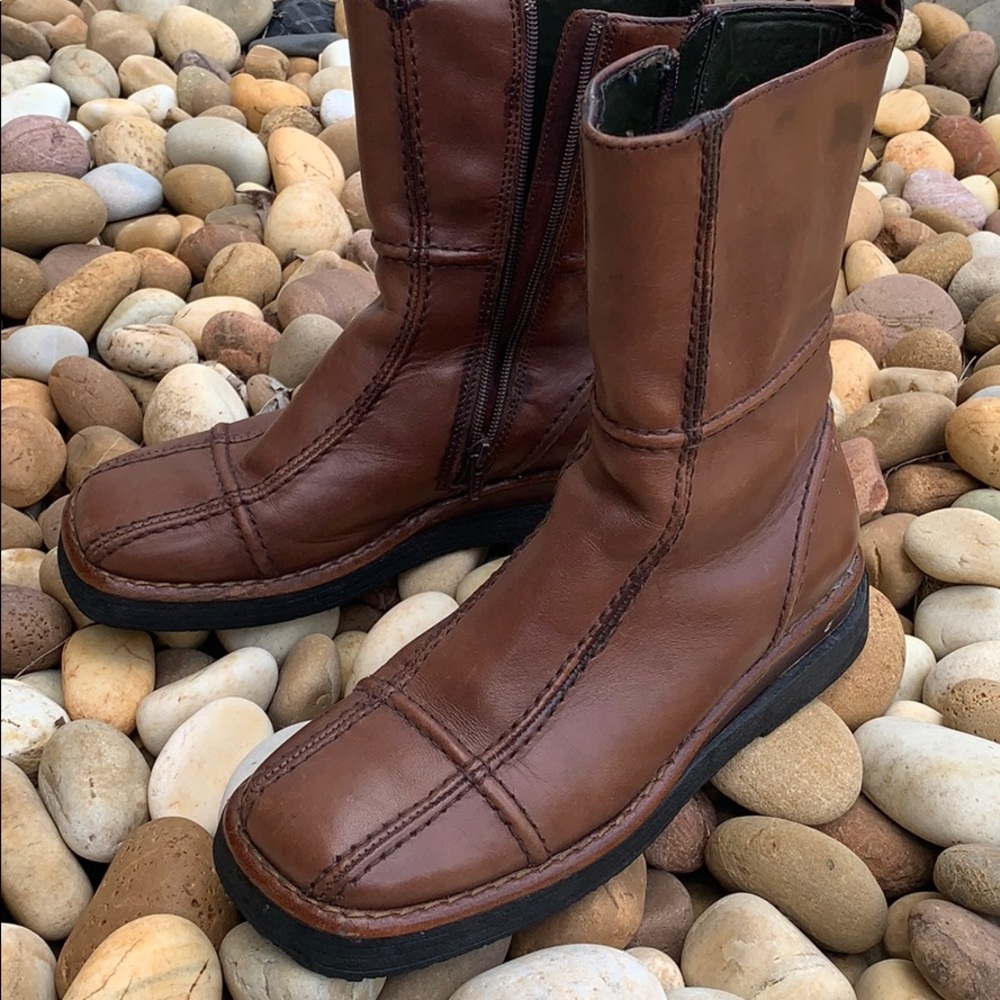 FRYE Boots size 8